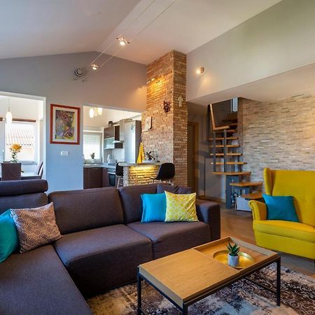 Apartman Ember Pula Exterior photo