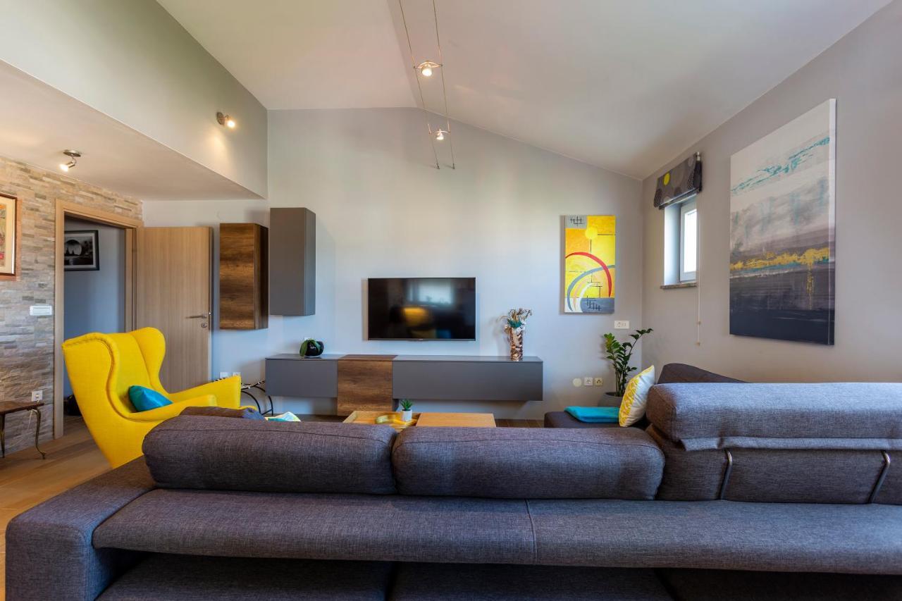 Apartman Ember Pula Exterior photo