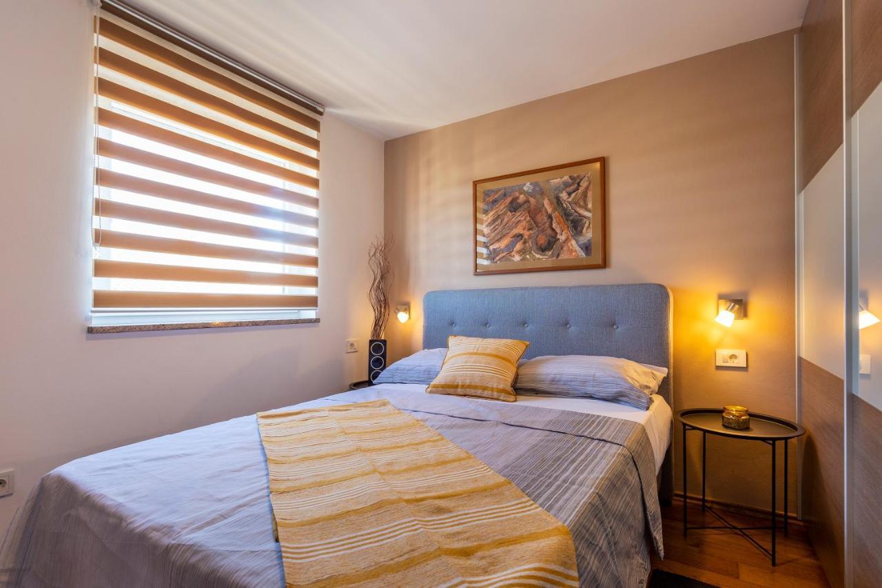 Apartman Ember Pula Exterior photo