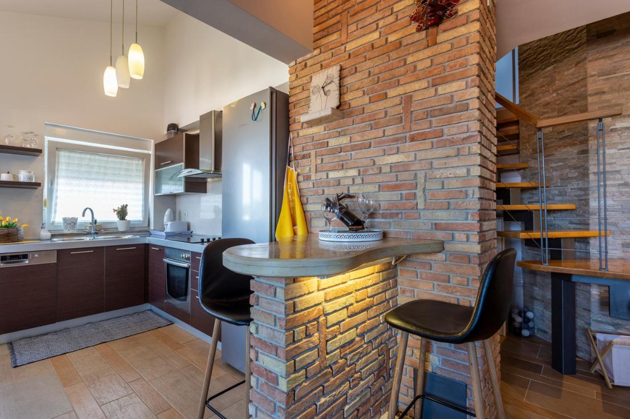 Apartman Ember Pula Exterior photo